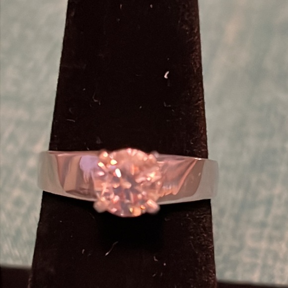 Sterling silver 1ct moissanite ring. - Picture 2 of 7